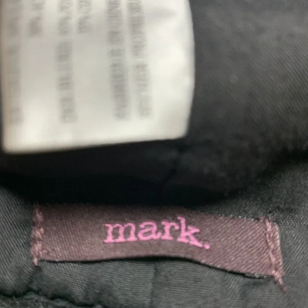 Marks marks by